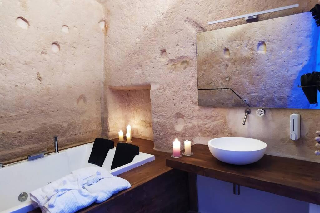 Fornaci 46 Sassi Con Idromassaggio Villa Matera Luaran gambar