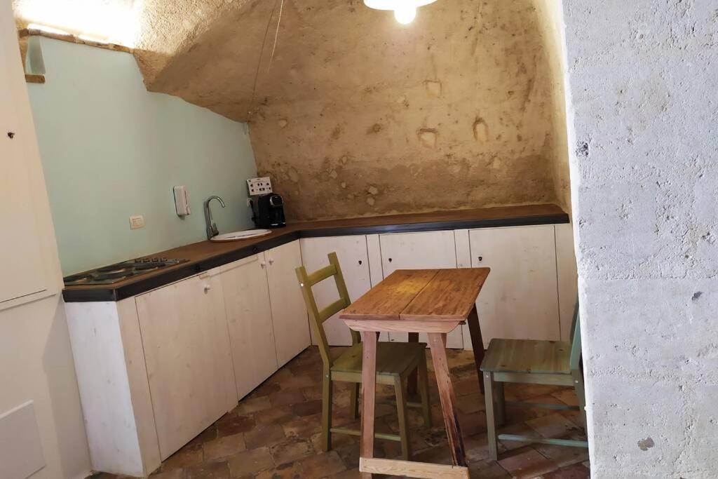 Fornaci 46 Sassi Con Idromassaggio Villa Matera Luaran gambar