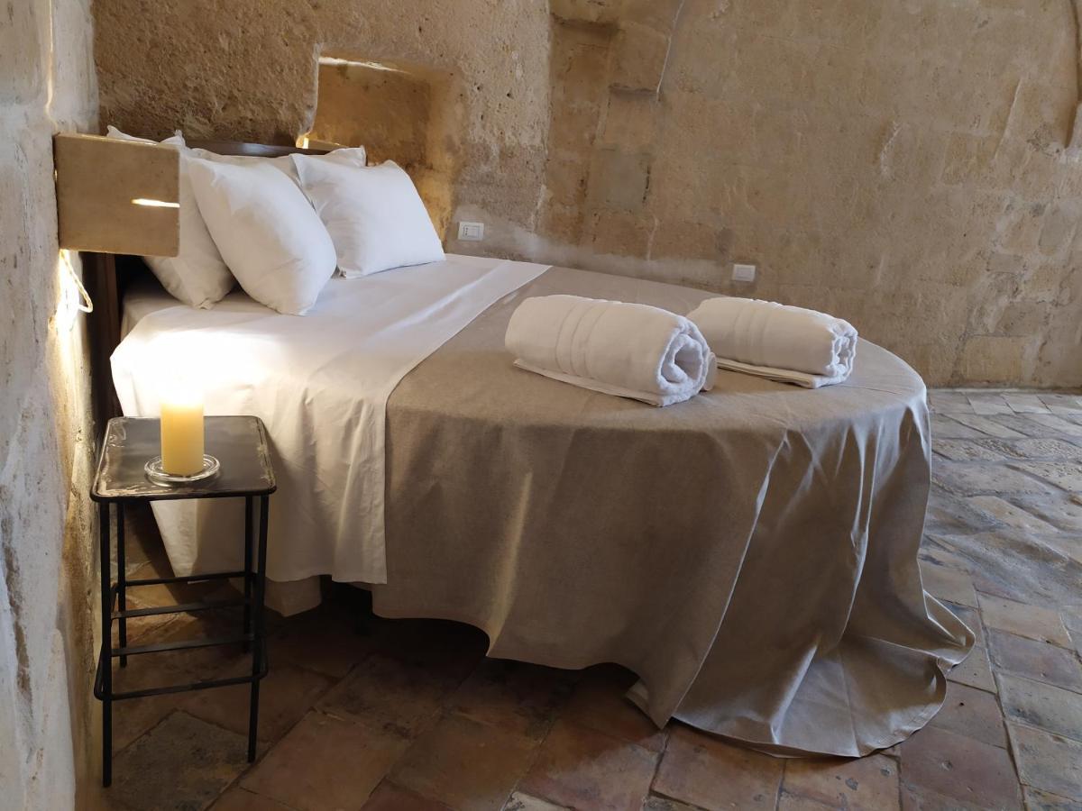 Fornaci 46 Sassi Con Idromassaggio Villa Matera Luaran gambar