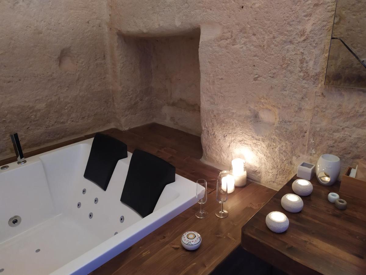 Fornaci 46 Sassi Con Idromassaggio Villa Matera Luaran gambar